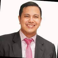 Eric Bugarin's Instagram, Twitter & Facebook