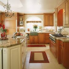 Kitchen Design Ideas With Golden Oak Cabinets 242 River White Granite Countertops San Diego Home Design Photos Kitchen Examples Oak Kitchen Oak Cabinets
