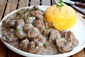 Ficatei de pui cu ceapa, rosii, ardei si usturoi la tigaie, o reteta simpla, ieftina si rapida. Ficatei De Pui In Sos De Smantana Diva In Bucatarie