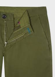 Vous allez adorer le look de ce pantalon chino pour homme pour un style décontracté mais chic. Pantalon Chino Homme Vert Coupe Fuseau En Coton Pima Stretch Paul Smith Francais