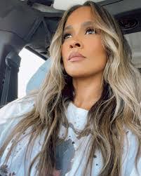 Amelia Knox's Instagram, Twitter & Facebook