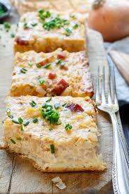 Klassischer Zwiebelkuchen Vom Blech Emmikochteinfach Rezept Zwiebelkuchen Zwiebelkuchen Blech Lebensmittel Essen