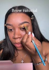 How to Put Notch in Eyebrow