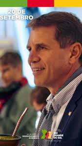 👠🧥DESFILE EM MILÃO| A Accademia Costume & Moda convidou os representantes  da Sedec, Diogo Leuck e Roger Pozzi, para assistir o desfile dos projetos  vencedores da semana de Moda de Milão nesta