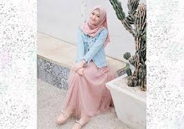 Ootd #hijabterbaru #rok #outer inspirasi ootd dengan memadukan outer dan rok untuk remaja berhijab agar kamu terlihat. 10 Rekomendasi Rok Yang Bisa Dipadukan Dengan Hijab Ini Tak Boleh Dilewatkan Begitu Saja 2019