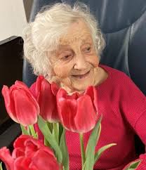 Kay Bishop's Instagram, Twitter & Facebook