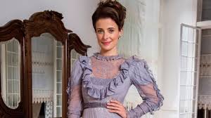 No dia 20 de março de 2018, a emissora estreou orgulho e paixão, novela das 6 baseada nos romances de jane austen. Bruna Spinola Fala Sobre Briana Sua Personagem Em Orgulho E Paixao