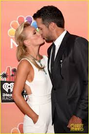 Luke Bryan And His Wife Luke Bryan Wife Caroline Kiss At Iheartradio Music Awards 2014 01 Luke Bryan Wife Luke Bryan Caroline Bryan