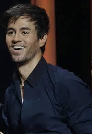 Good evening official group #enriqueiglesias With his Family and Izabell  Presley Muther ❤️❤️❤️ and group ❤️❤️❤️