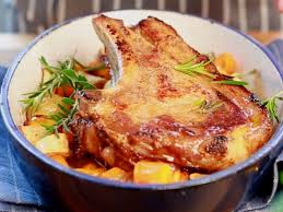 La Cote De Veau Au Four Et Aux Petits Legumes En Video Recettes De Cuisine Recette Et Cote De Veau