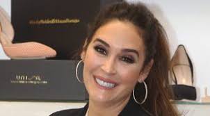 Manuel Díaz 'El Cordobés' y Vicky Martín Berrocal reciben juntos a su hija  Alba tras un año fuera