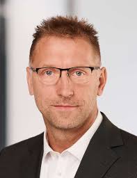 Brian Pell: Makler aus Göttingen