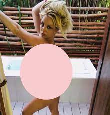 Britney Spears Goes Fully Nude On Instagram! - Perez Hilton