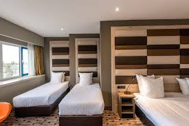 Das zimmer ist ein privates zimmer mit einem komfortablen kingsize bett. Gunstige Hotels In Amsterdam Unterkunfte Ab 18 Nacht Kayak