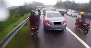 Check spelling or type a new query. Teknik Memotong Bagi Penunggang Motosikal