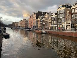 Drinking horns remained in use for ceremonial purposes throughout the early modern period. Review Amsterdam To Hannover And Hamburg Train Tickets From 29