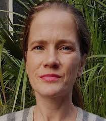 Neineinei ikkje gå, rull meiner eg… Me skal få deg inn altså»