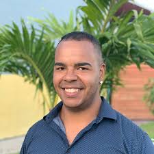 Ariana Grande Vs Taylor Swift: Who's The New...