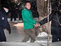 Russian opposition leader alexei navalny is splashed with a bright green substance in the siberian city of barnaul during a presidential campaign trip. Ymqoepmgt6cbmm