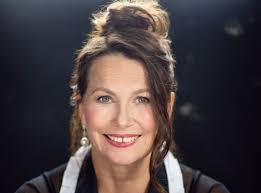 Heather Breeze's Instagram, Twitter & Facebook