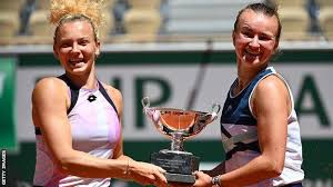 Krejcikova now has the chance to become the first player to sweep the singles and women's doubles titles at roland garros since mary pierce pulled off the feat in 2000. French Open Barbora Krejcikova Completes Rare Roland Garros Double Bbc Sport