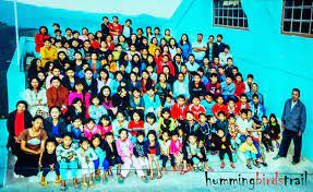 The ziona family in its entirety with all 181 members. Welcome To Ziona Chana S Home A Learning Experience For Millennials World Largest Family Baktawng Mizoram India Hummingbird S Trail