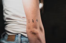 2 689 Likes 56 Comments Kate Handpoked Tattoos Katepokes On Instagram Handpoked Healed Almost 3 Months On Tattoos Penguin Tattoo Hand Poked Tattoo