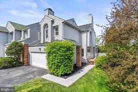 607 Brill Ct, Newark, DE 19711