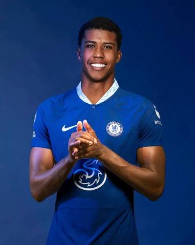 Valor da venda de Andrey Santos ao Chelsea &eacute; superior a 20 milh&otilde;es de euros, cerca de R$ 110 milh&otilde;es, diz jornalista | NETVASCO