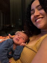 Meu lugar favorito no mundo é ser seu colo ♥️ Ps.: ultima foto é ele depois  de eu dizer que ele vai dormir mais que 2 horas KKKKK