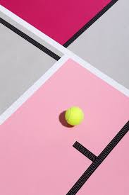 Florent Tanet Beautiful Still Life Tennis Court With Pink And Soft Grey Background Strong Contrast Shadow With A Mon Photographie Palette De Couleurs Couleur