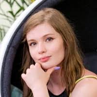 Melissa Boe's Instagram, Twitter & Facebook