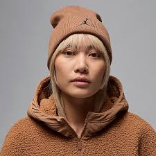 Headgear Jordan. Nike BE