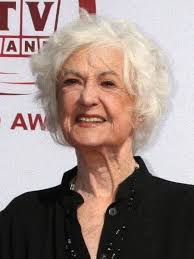 What were the ages of the Golden Girls actresses when the first episode  aired?