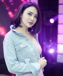 Indonesian artist • dangdut singer, host & actress. Masa Lalu Kelam Wika Salim Pernah Jadi Korban Kekerasan Hingga Depresi Jatim Times