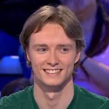 Manuel Pascual y Vicky del Cerro tras los pasos de Óscar Díaz en  'Pasapalabra': quién es el favorito para llevarse el bote en Antena 3