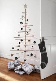 Pin By Lily On Minimalist Xmas Minimalist Christmas Decor Minimalist Christmas Creative Christmas Trees