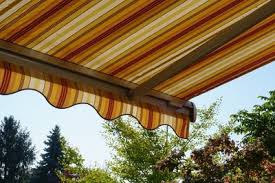 Insekten stechen menschen, weil sie entweder das menschliche blut als nahrungsmittel benötigen oder sich verteidigen. Markisenratgeber Welche Farbe Fur Die Markise Heim Haus Magazin