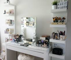 Join the dressing room 8 group on fgb. Creating The Ultimate Dressing Room With Hollywood Mirrors Illuminated Mirrors Blog