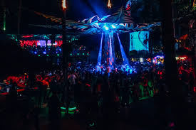 The party begins days before as people trickle onto the island. Full Moon Party Half Moon Festival Auf Koh Phangan