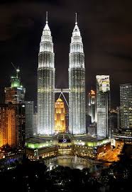 Petronas Towers Amazing Places On Earth Petronas Towers Amazing Buildings