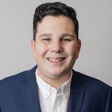 Steven Hatchell's Instagram, Twitter & Facebook