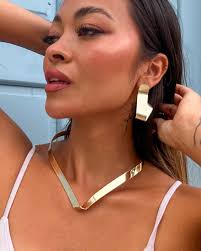 Já estamos no clima de Natal aqui na Nina Muniz! 🎄✨ E você, já escolheu os  looks e acessórios para arrasar nessa data tão especial? Vem conferir  nossas opções e complete seu