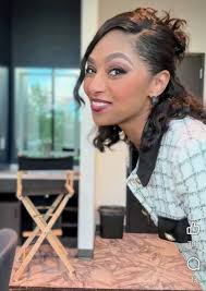 Colby posted Kat's Christmas look!!! Maybe Santa will slip someone who  lights her fire instead of Tomas under her tree! (Unless Eva has him by  then🤔). I can't wait for Christmas at