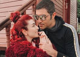 Üç kardeşi bulunan ve evin en büyük çocuğudur. Aslihan Guner Ile Esi Mert Kilic Ayni Filmde Rol Alacak