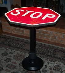 Stop Sign Table J Dooley Banheiro