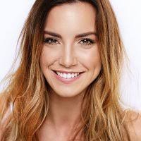 Jessica Munro's Instagram, Twitter & Facebook