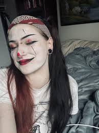 Consigliatemi un buon trucco viso bianco!!!!! : r/clowns
