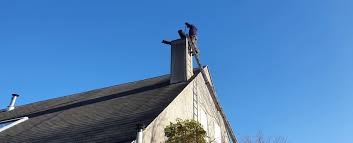 C'est une intervention importante qui garantie le bon fonctionnement de la cheminée et la sécurité de l'évacuation des gaz brûlé, ainsi que des personnes. Ramonage Val De Marne 94 Specialiste Du Ramonage