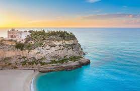 Tropea's beaches lie either side of a dramatic promontory called isola di tropea. Tropea Ferienhauser Ferienwohnungen Und Hotels In Kalabrien Italien